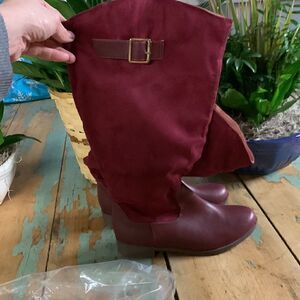 Hoff knee boot burgundy suede like material . 6.5 size
